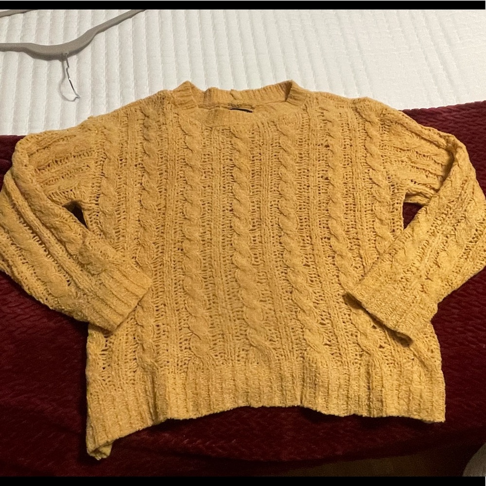 American Eagle Sweater